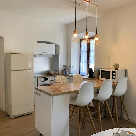 Apartment En Centre Pres De La Et De La LʼÎle-Rousse